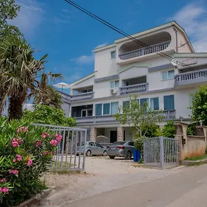 Busljeta Apartman Starigrad Paklenica